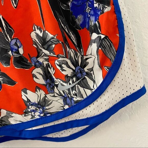 Nike DriFit Tempo Women's Floral Running Shorts Size Medium - Picture 5 of 16